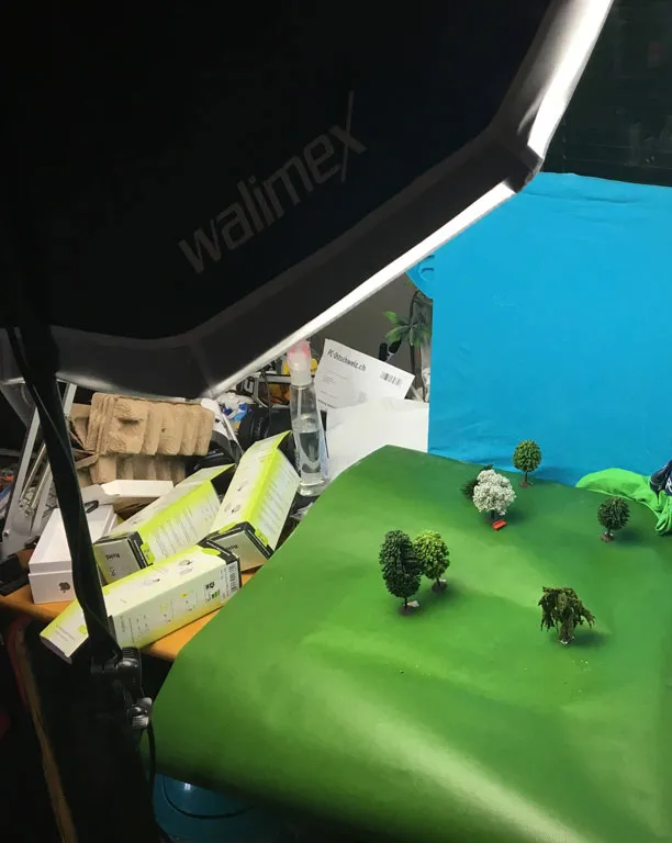 Farbiges Papier als grüne Wiese